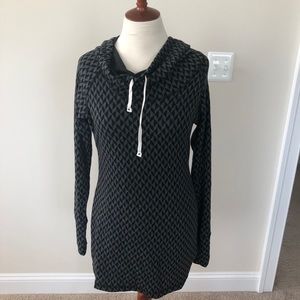 Betabrand Houndstooth sweatshirt / tunic size S